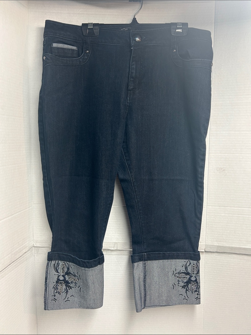 Simon Chang Indigo Denim Jeans with Embroidered Size 14